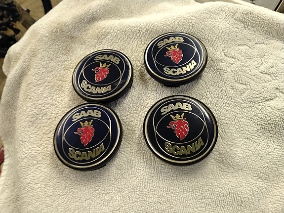 Saab/Scania vannekeskiöt,alkuperäiset 4kpl