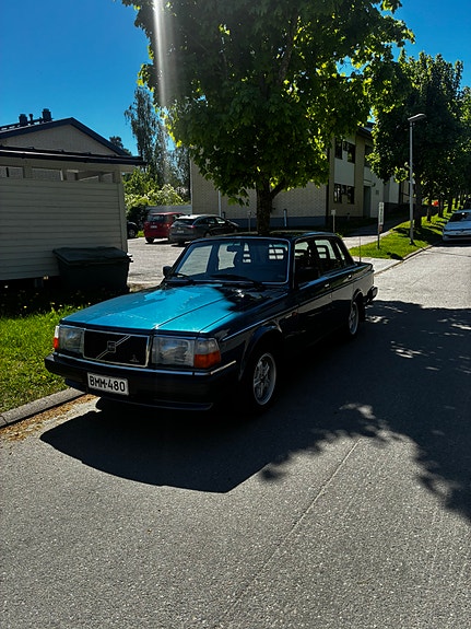 OSTETAAN vanteet volvoon