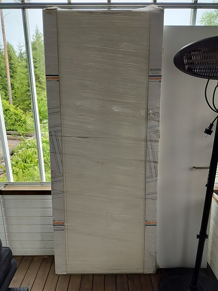 Uusi muoveissaan Jeld Wen uritettu laakaovi 90×21