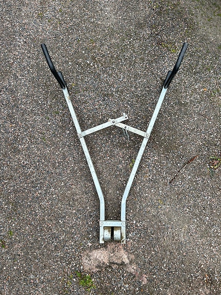 Pyöräteline autoon