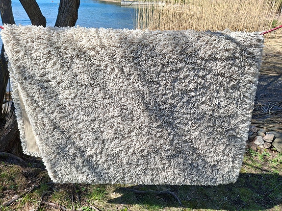 vaalea karvamatto