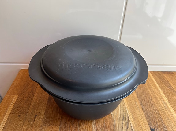 Tupperware isompi Ultra Pro uunivuoka 2,5L kannellinen kulho haudutus pata
