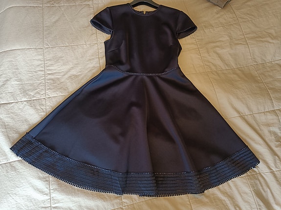 Nuorelle, tyylikäs Ted Baker juhlamekko XS sininen