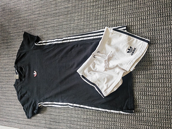 Adidas vaatteita koko S-M