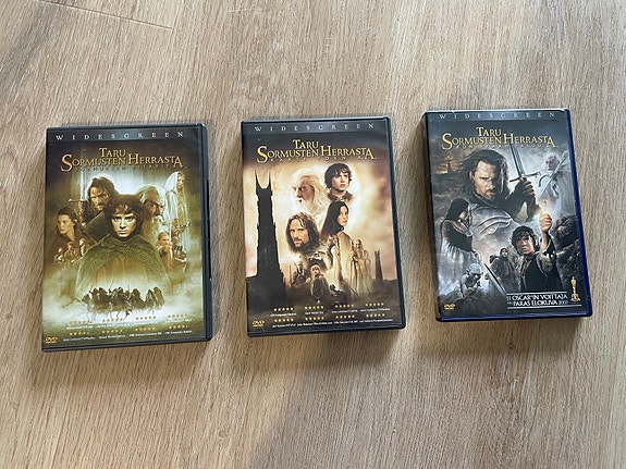 Taru Sormusten Herrasta -trilogia DVD:t