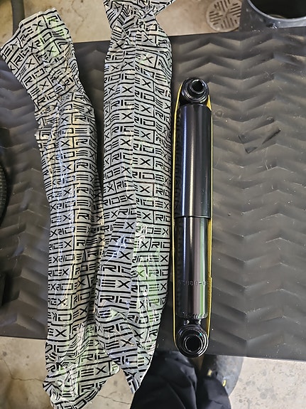 Takaiskunvaimentimet mercedes vito w639