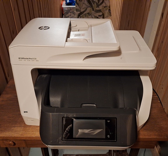 HP monitoimitulostin skannerilla