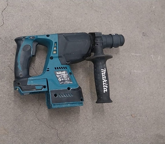 Makita DHR243 -akkuporavasara (runko)