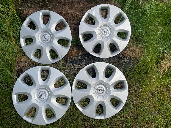 Opel 15” pölykapselit