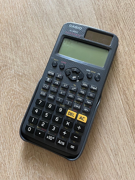 Casio fx-85EX laskin