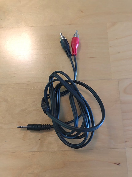 3,5 mm – RCA -äänikaapeli