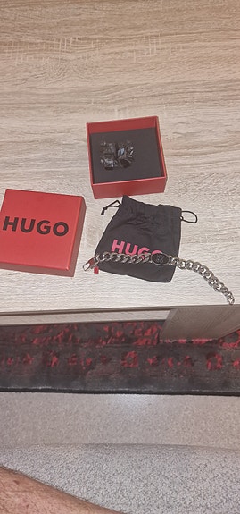Myydään käyttämätöntä hugo miesten rannekoru.