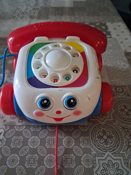 Fisher-Price vedettävä leikkipuhelin