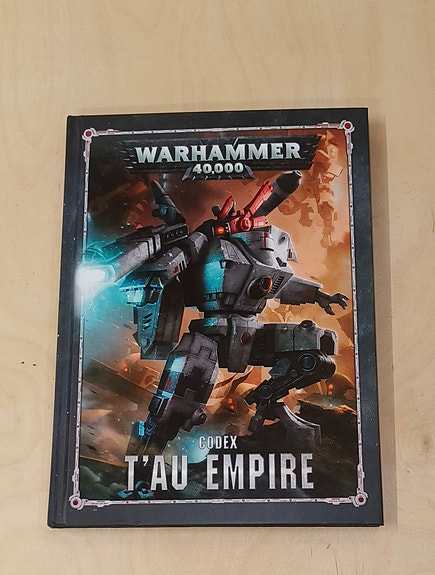 Warhammer 40,000 Codex T’au Empire kirja