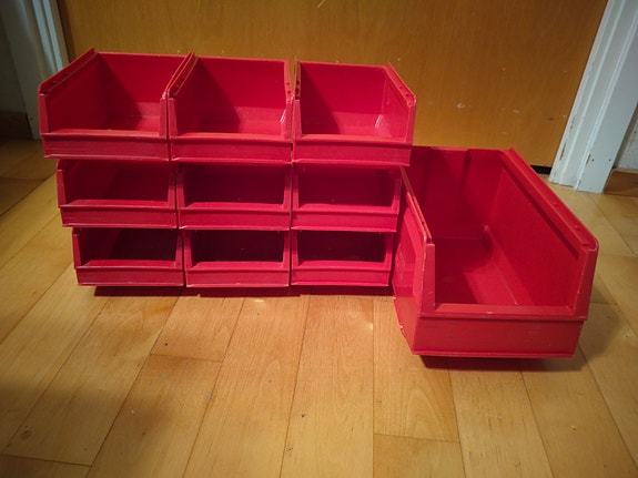 9 x Perstorp Form 9075 ja 1 x 9074 ottolaatikot
