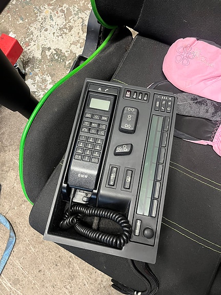 E38 käsinojan konsoli