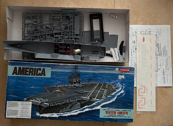 America 1/800 scale u.s.s aircraft carrier cv-66