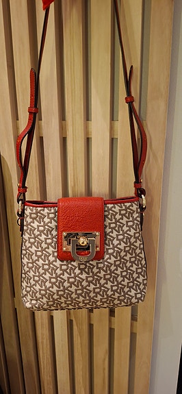 DKNY olkalaukku