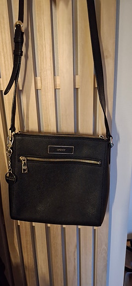 DKNY olkalaukku