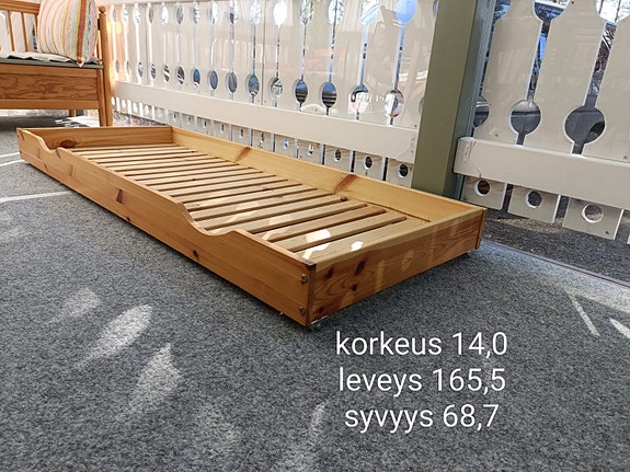 Vuodevaatelaatikko