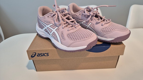 Asics Upcourt 6 Gs lasten sisäpelikengät