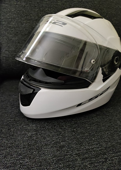 LS2 kypärä valkoinen