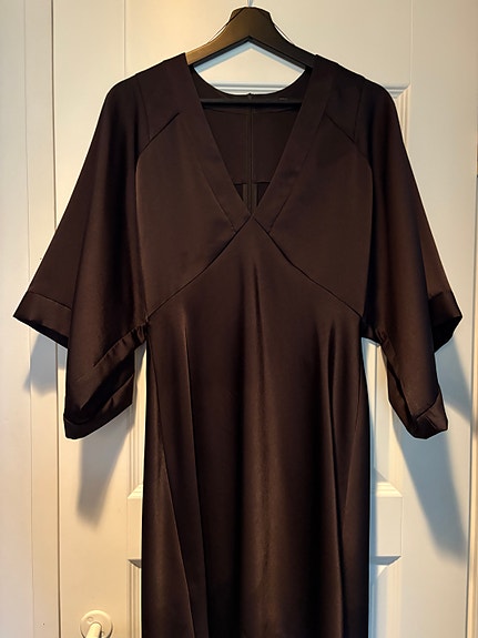 Hugo Boss mekko koko 36
