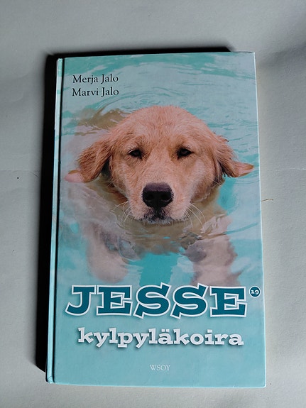 Merja Jalo & Marvi Jalo: Jesse kylpyläkoira -kirja