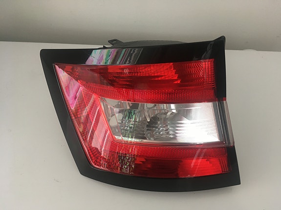 Skoda Fabia Combi mk3 vasen takavalo