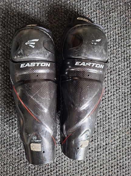Easton JR polvisuojat koko 11"