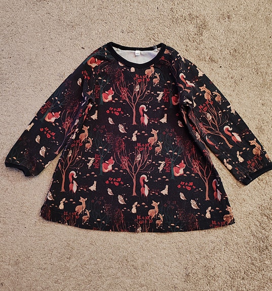tyttöjen mekko
