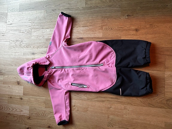 Vaaleanpunainen 74 Softshell haalari Reima