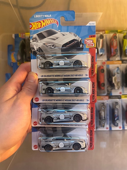 Hot Wheels pienoautot Nissan GT-R -setti