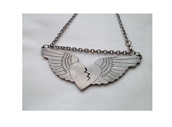 Kaulakoru Winged Broken Heart, gootti, rock, metal