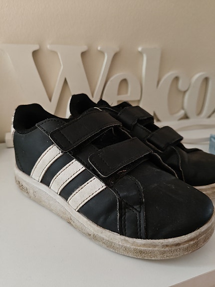 Adidas tennarit