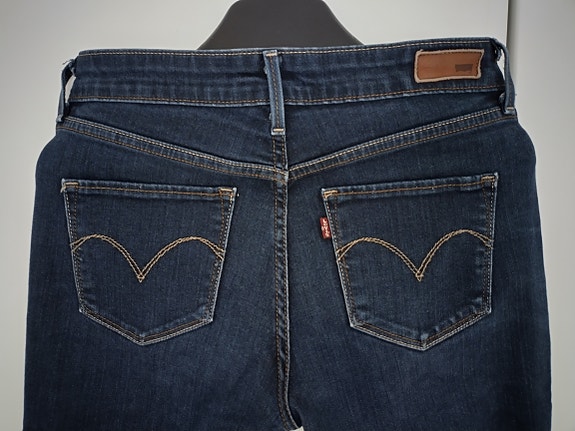 Levi's naisten farkut 28 tuumaa