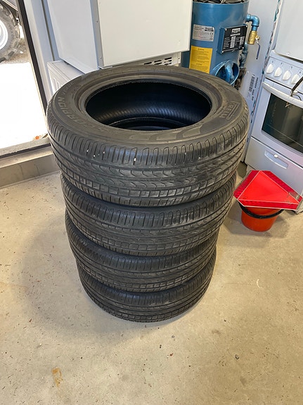 235/60/18 Pirelli scorpion verde