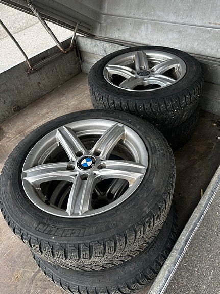 BMW alkuperäiset 16 talvirenkaat alumiinivanteilla