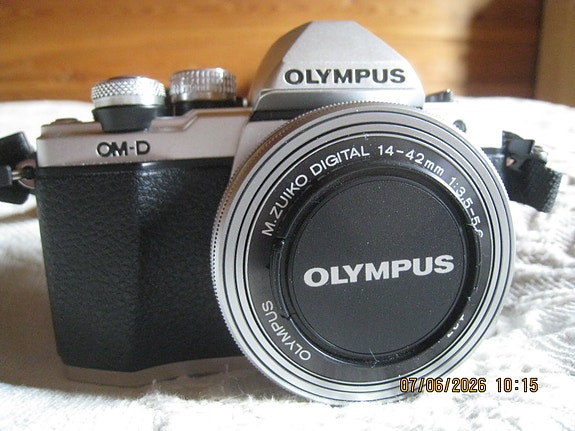 Olympus OM-D E-M10 Mark II