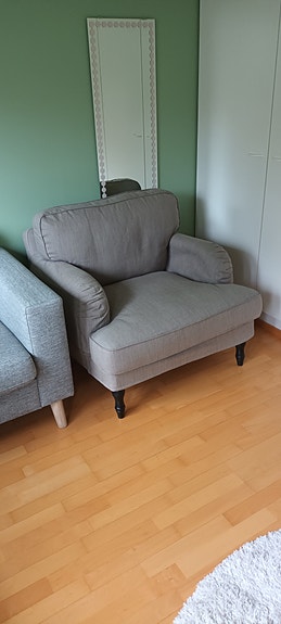 Vähän käytetty lepotuoli