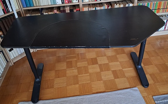 Manuaalisesti säädettävä pöytä