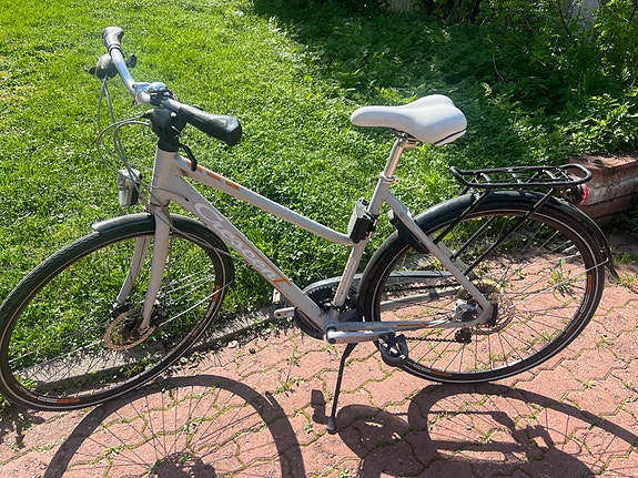 Crescent naisten hybridipyörä