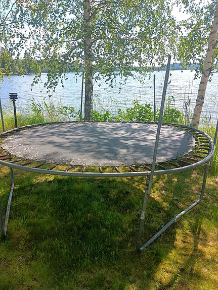 Trampoliini n 3 m annetaan