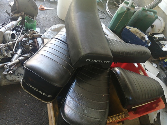 Tunturi Super Sport ja Tiger, Solifer SM ja Zundapp sport mopon satulat