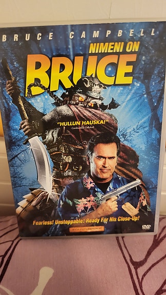 Nimeni on Bruce