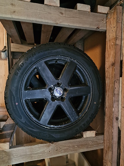 Volvo Nastarenkaat 225/50/17