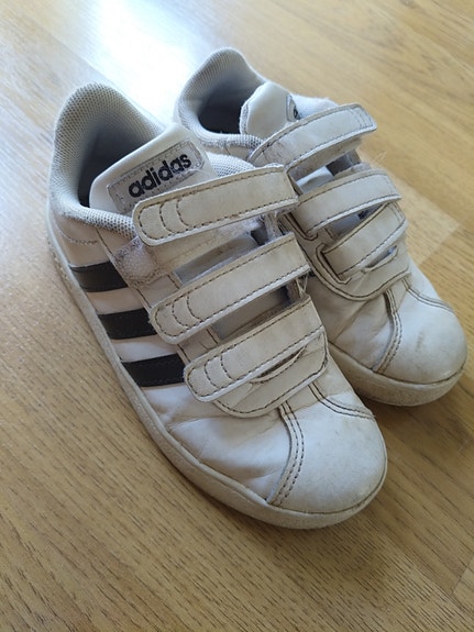 Lenkkarit Adidas koko 29