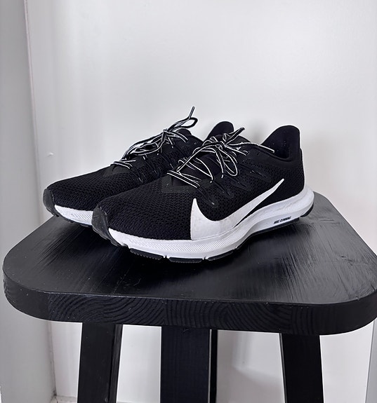 Nike juoksulenkkarit