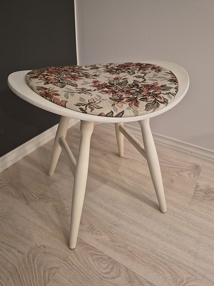 Ellipsi rahi / jakkara design Olof Ottelin