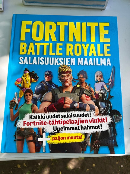 Fortnite Battle Royale Salaisuuksien maailma - kirja